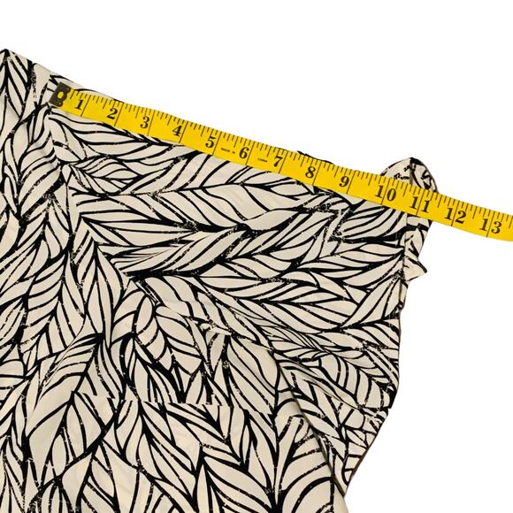 CATHERINES Women's Size 26/28W Top Leaf Print Button Front Short Sleeve Roll Tab - Picture 4 of 5